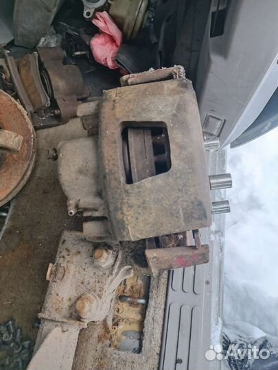 Передний тормозной суппорт Понтиак Транспорт 1