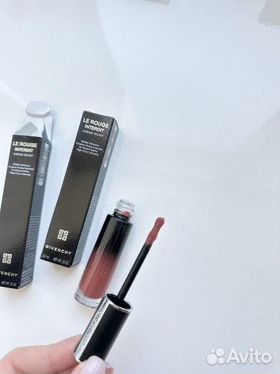 Жидкая помада Givenchy Le Rouge Interdit тон 15