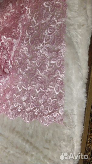 Отрез ткани гипюр розовый
