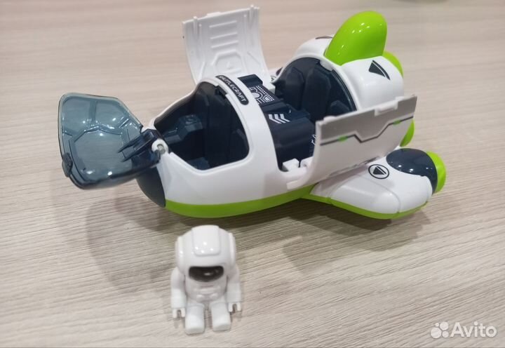 Космический корабль, детская игрушка