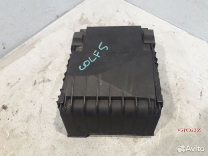 S1002369 Блок предохранителей volkswagen golf 5