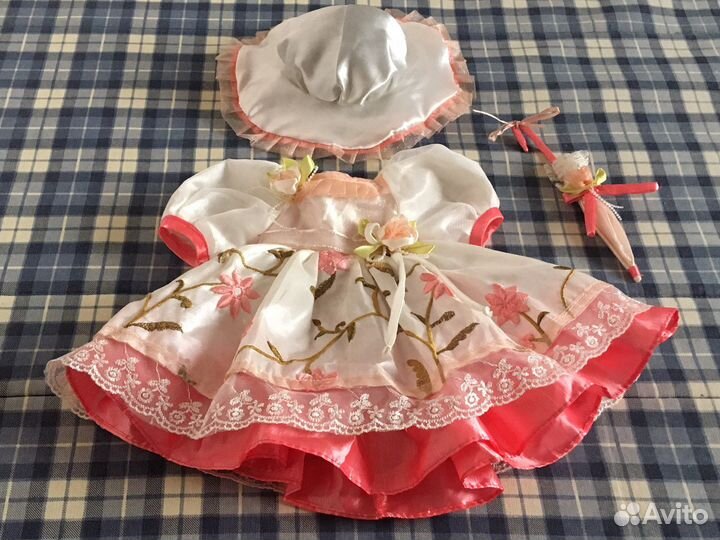 Платье для куклы фарфоровой+шляпка,зонтик