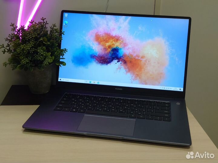 Премиальный ультрабук Huawei Ryzen 5\ 8\512Gb SSD