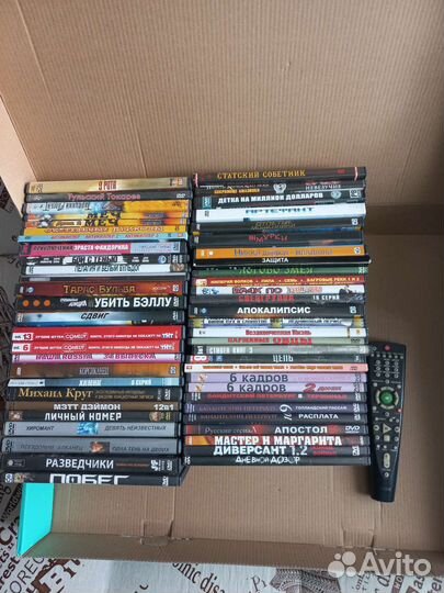 DVD плеер, два новых микрофона, dvd диски 50шт