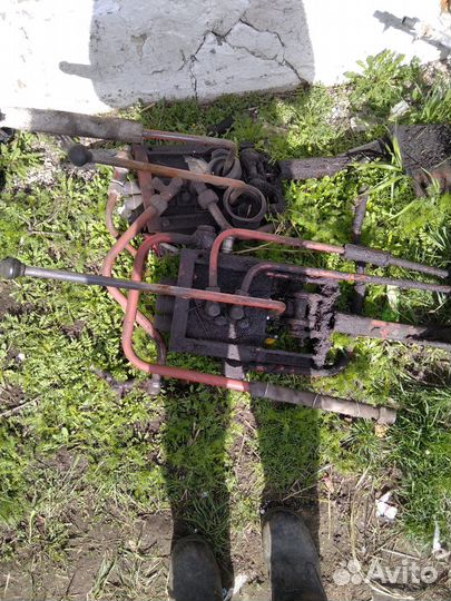 Продам цилиндр и распределитель экскаватора юмз