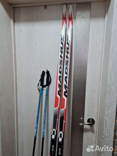 Лыжи с ботинками и палками, размер ботинок 48