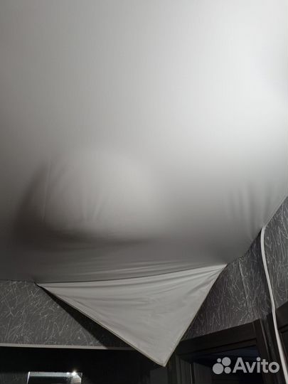 Слив воды с натяжного потолка / монтаж