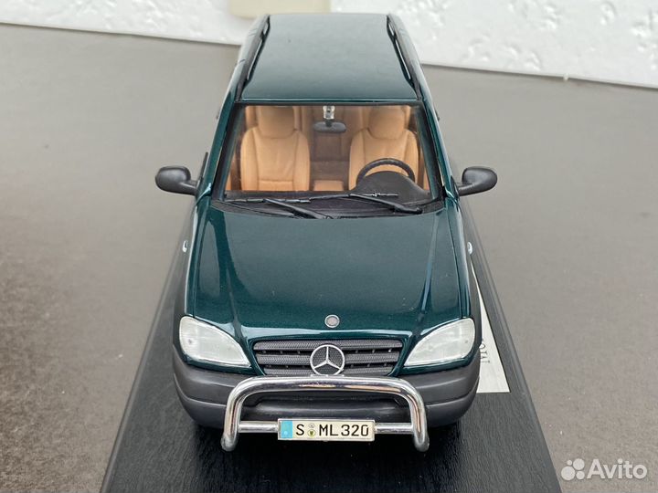 Масштабная модель Mercedes Benz ML 320 1/18 maisto