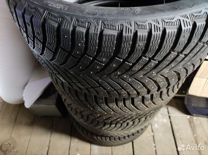 Michelin X-Ice North 4 255/35 R19