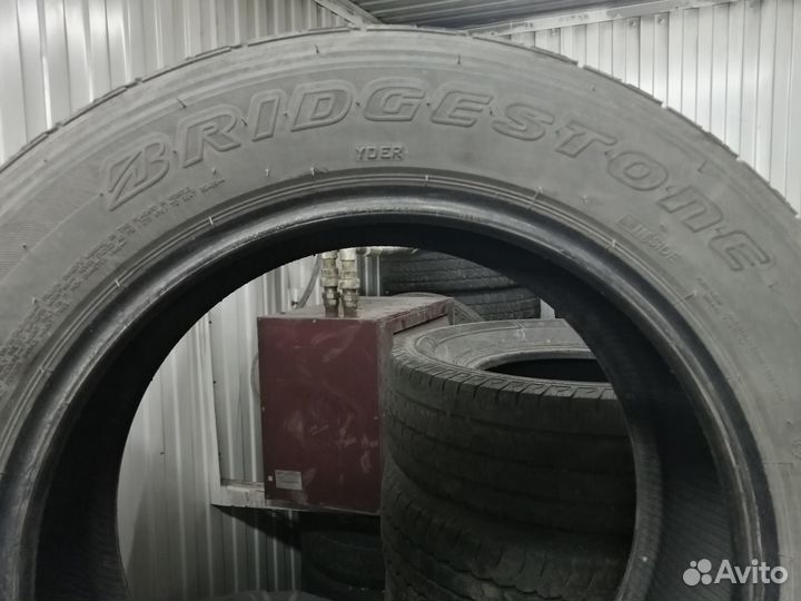 Bridgestone Dueler H/T 843 215/60 R17