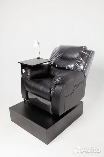 Кресло реклайнер в чёрном цвете