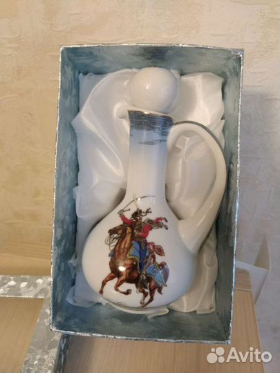 Сувенирный кувшинчик