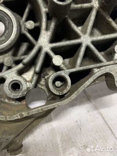 Картер двигателя левый Suzuki Lets 1 / 2 A196