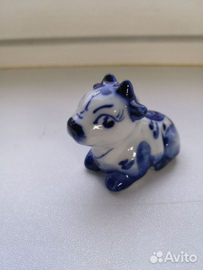 Статуэтки фарфоровые Гжель