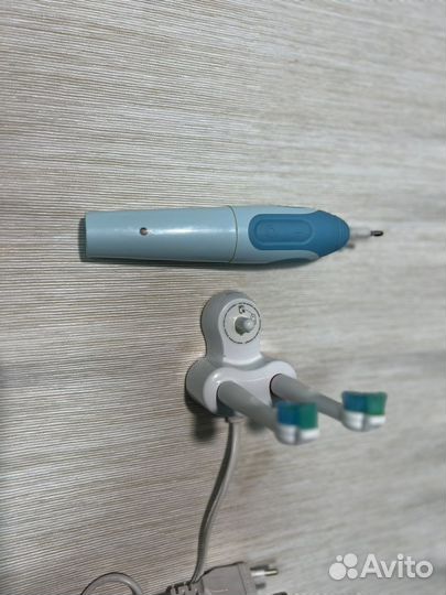 Зубная щетка электрическая Philips HX1610