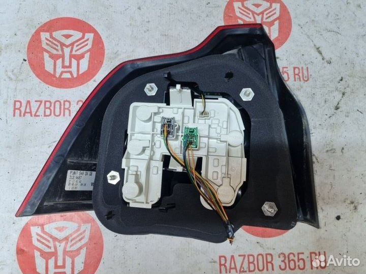 Фонарь задний правый Volvo S40 седан B4204S3 2009