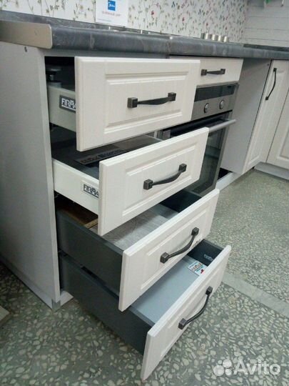 Кухонный гарнитур угловой