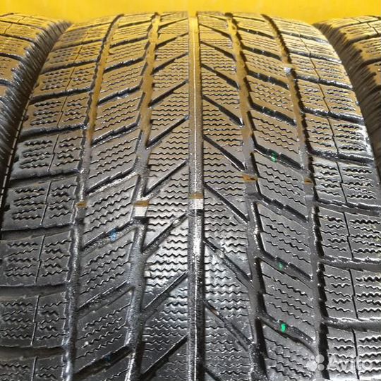 Toyo Observe Garit KX 235/45 R17
