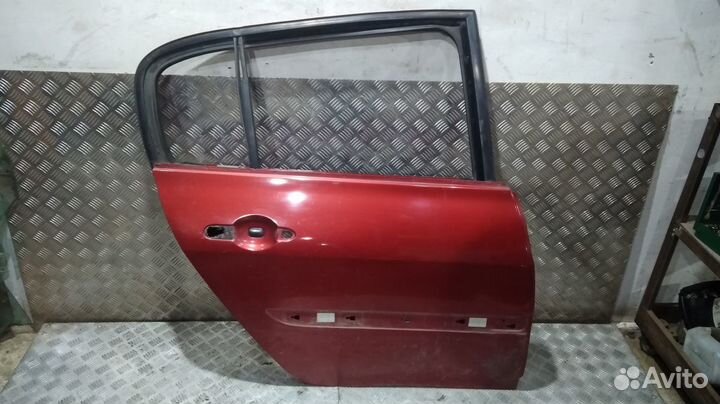 Дверь Megane 2 (03-09) зад R б/у