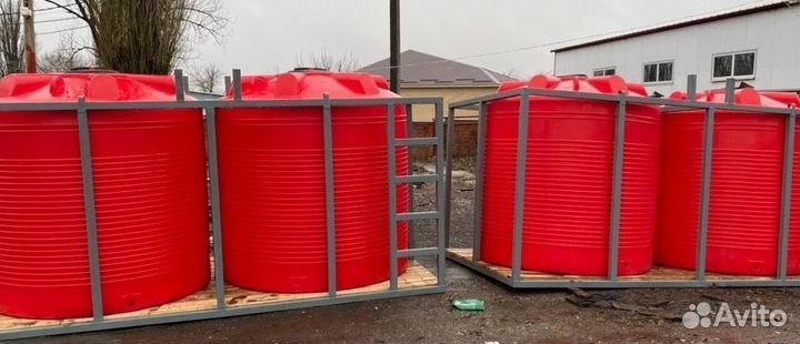 Пластиковая емкость