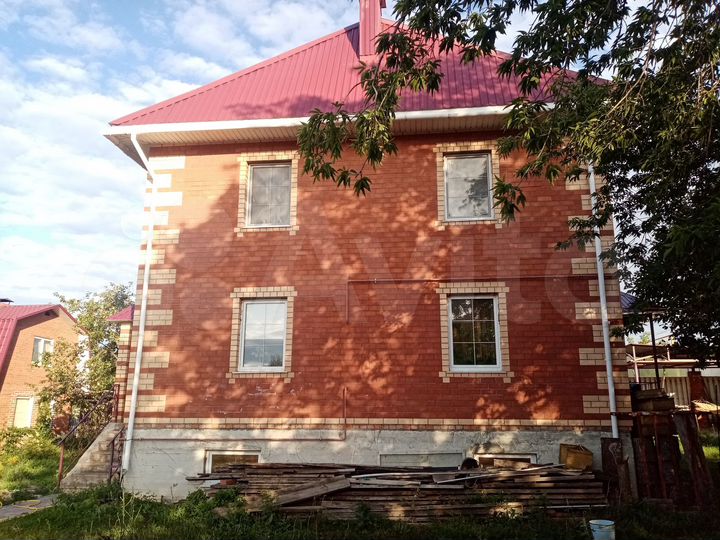 Дом 170,6 м² на участке 11 сот.