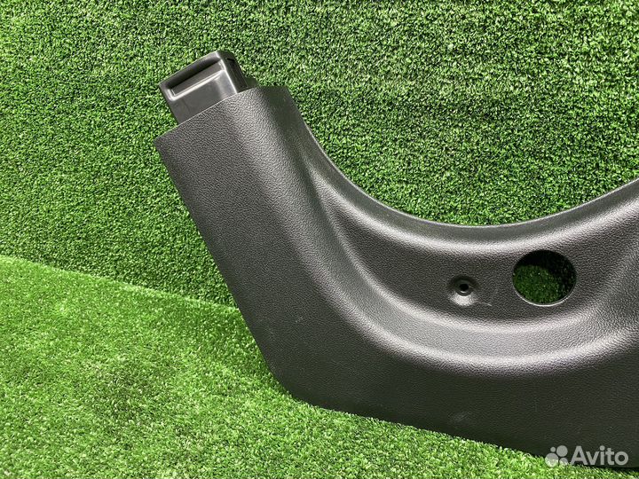 Пластик пола передний левый BMW G20