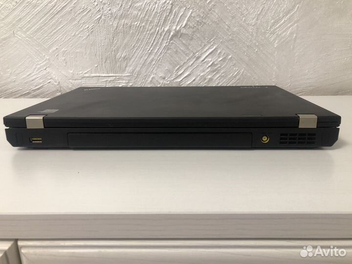 Очень мощный с 2 видеокартами Thinkpad T530