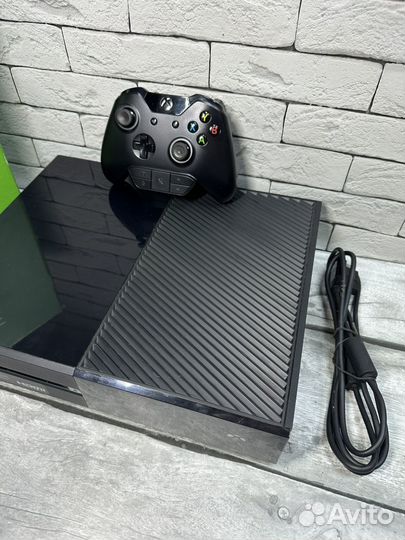 Игровая приставка xbox one 500gb с дисководом