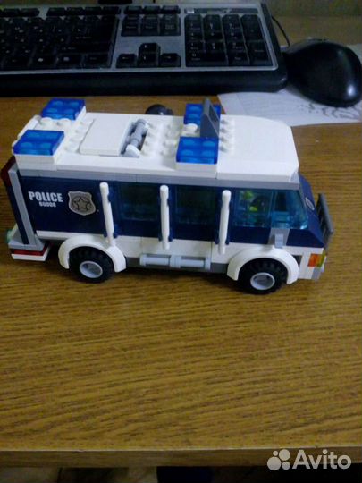 Lego полицейская машина из набора ограбление музея