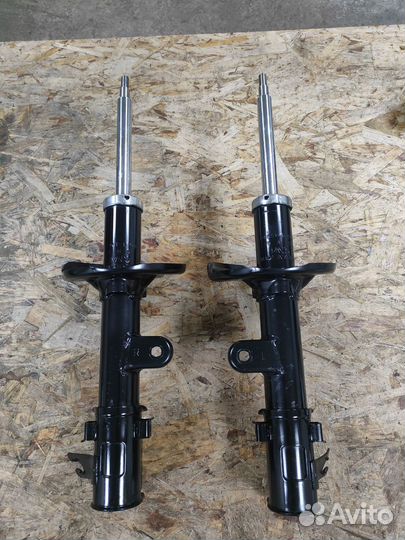 Стойки 546611F000Hyundai Tucson, JM, LM