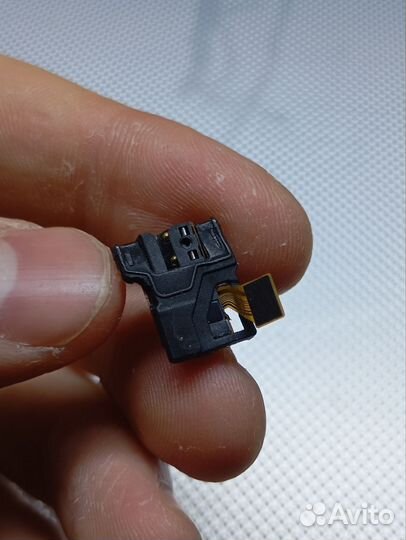 Huawei P10. Разъем наушников. Оригинал