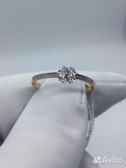 Кольцо с природным камнем Золото