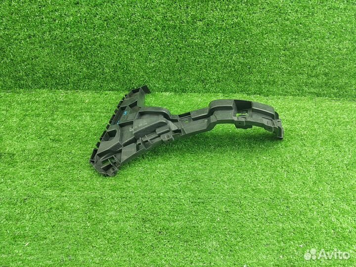 Кронштейн крепления бампера задний левый Audi Q3 8