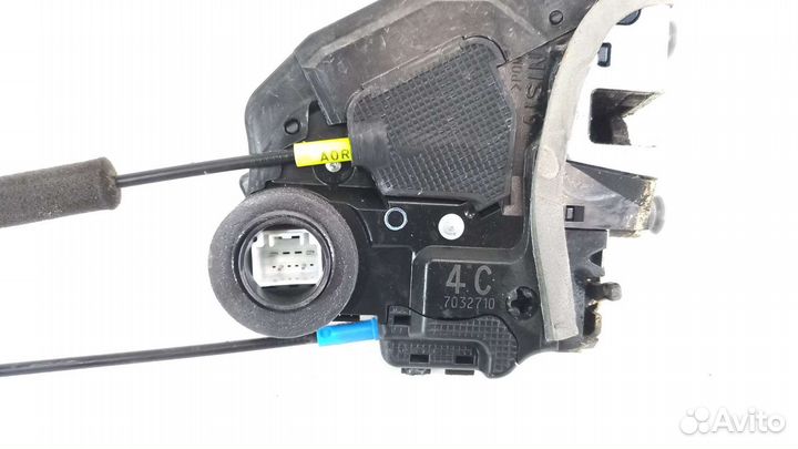 Замок задней правой двери Toyota Camry XV50-55