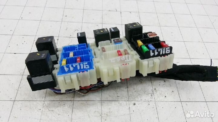 Блок предохранителей Land Rover Discovery Sport