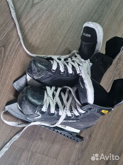 Хоккейные коньки bauer детские