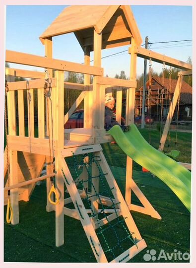 Детский игровой комплекс с горкой