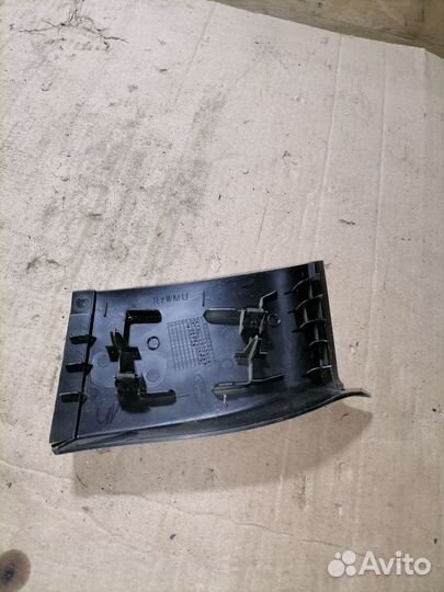Элемент обшивки лево багажника Ford Focus 2