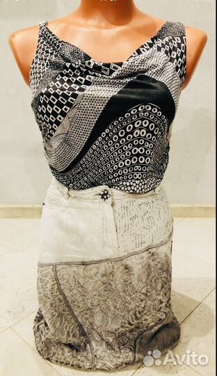 Три огромных пакета одежды 44