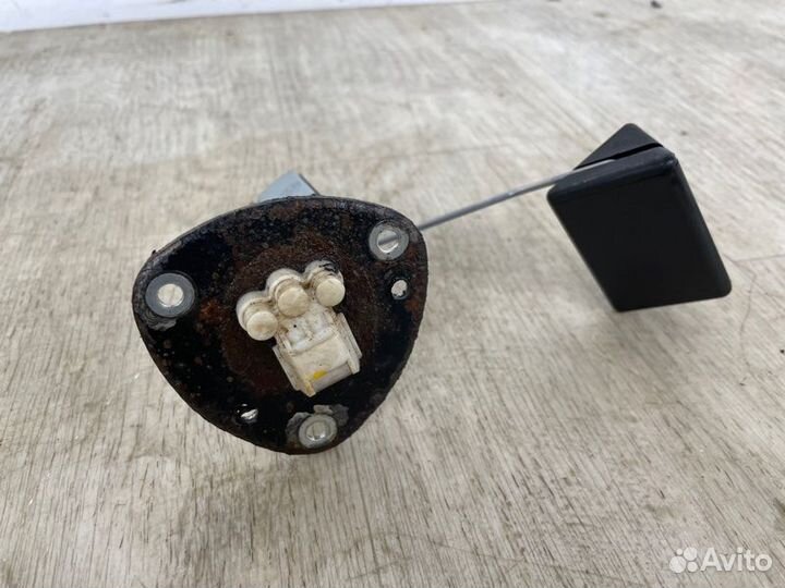 Датчик уровня топлива Mitsubishi Pajero 4 V87W