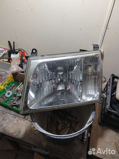 Фары Toyota land cruiser 100 и w140
