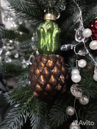 Новогодние украшения- гранат, клубника, ананас