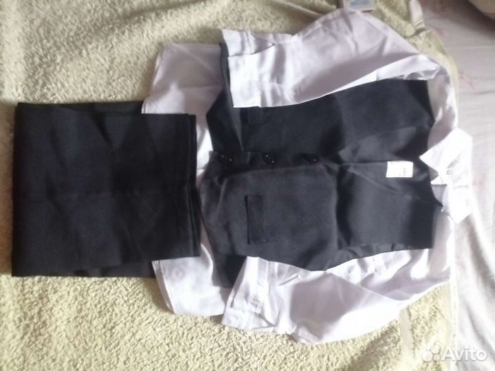 Костюм-тройка