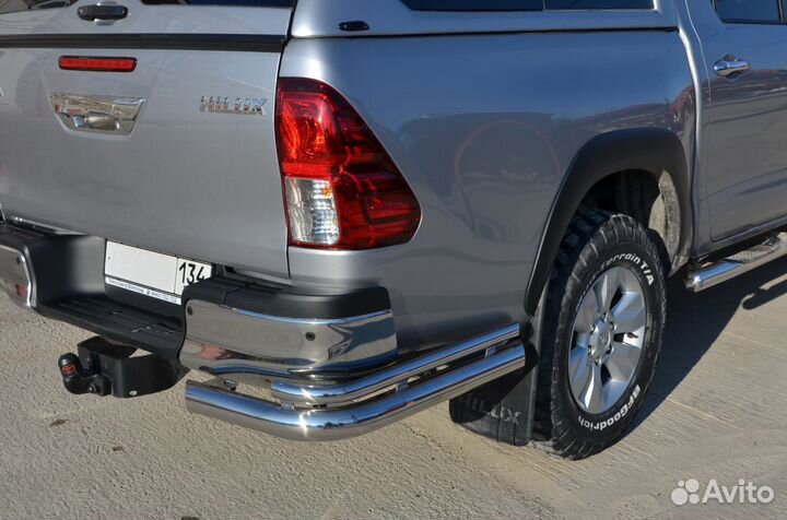 Защита бампера 76/42 мм Toyota Hilux 2015 угловая