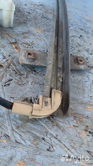 Стеклоподъемник левый Mitsubishi Space Star