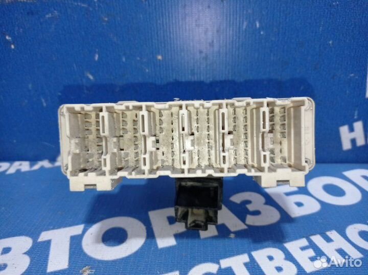 Блок предохранителей салона Nissan Almera N15