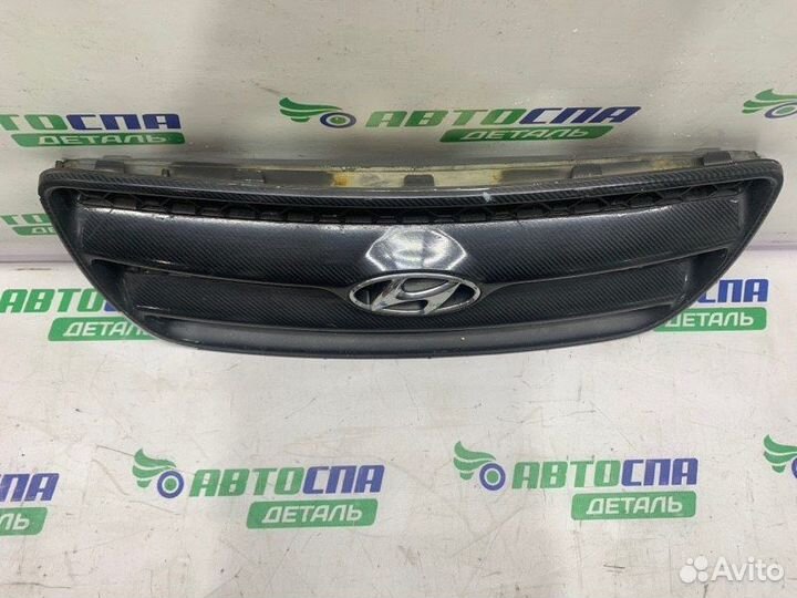Решетка радиатора передняя Hyundai Santa Fe