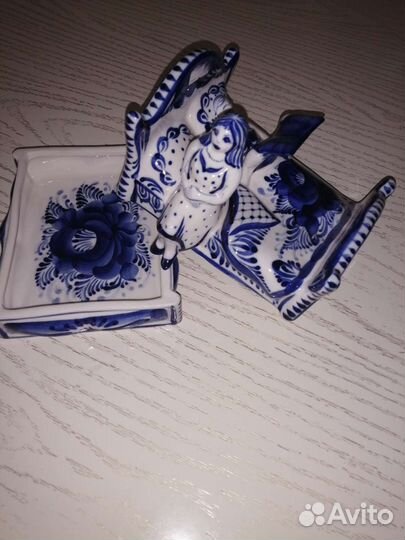Гжель авторская. Шкатулка 