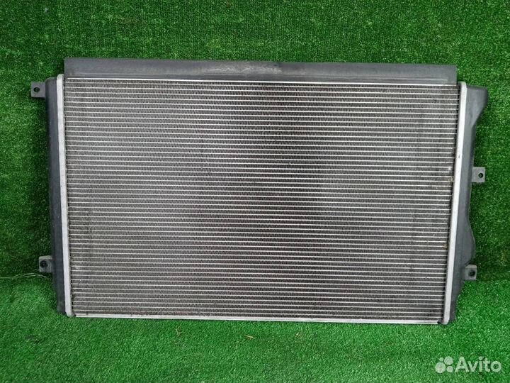 Радиатор охлаждения двигателя Volkswagen Jetta 5