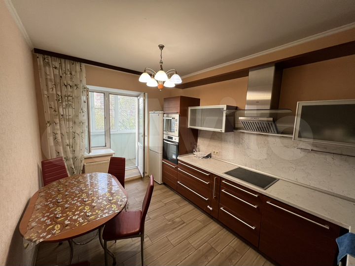 2-к. квартира, 75 м², 3/17 эт.